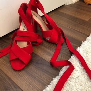 ✨PRETTY✨ Size 8 - Women’s Red Lace Heeled Sandal